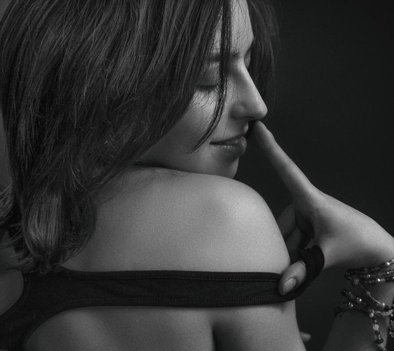 Free stock image of Dark Haired Girl B&W Portrait created by Alexander Krivitskiy