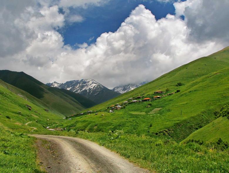 Free stock image of Way to the Mountains created by nino nin