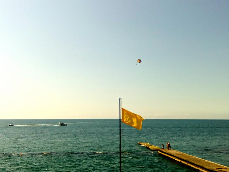 Free stock image of Skydiving above the sea created by NomeVizualizzato