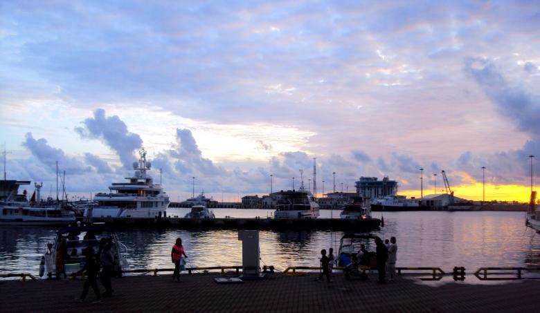 Free stock image of Stunning sunset in the port created by NomeVizualizzato