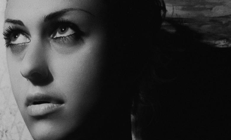 Free stock image of Looking Away created by Alexander Krivitskiy