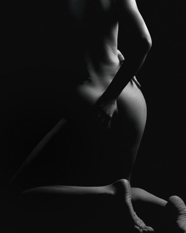 Free stock image of Black and White Female Body - Backside created by Alexander Krivitskiy