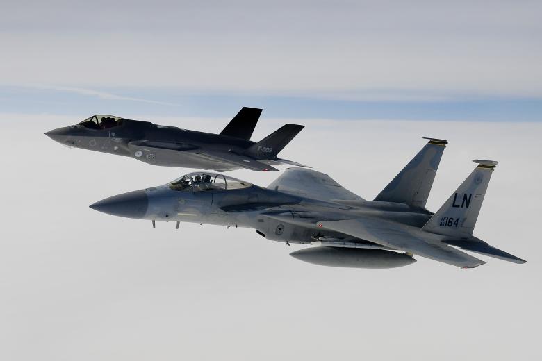 Free stock image of Jet Fighters in the Air created by StockMix