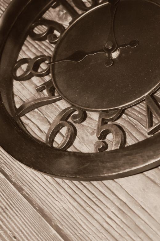 Free stock image of Clock face - Sepia created by NomeVizualizzato