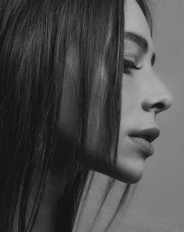Free stock image of Brunette Profile - Black and White Portrait created by Alexander Krivitskiy