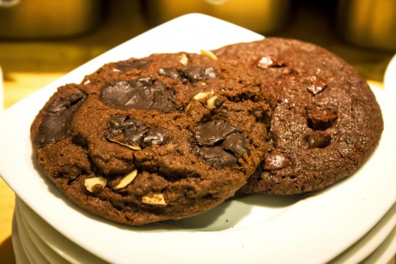 Free stock image of Chocolate Chip Cookies created by sapiduduk