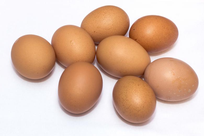Free stock image of Brown Eggs on White Surface created by sapiduduk