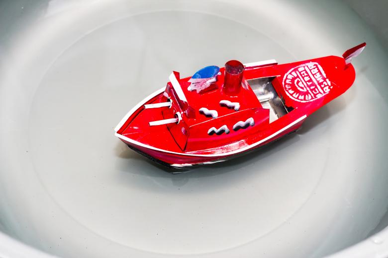 Free stock image of Red Vintage Toy Battleship created by sapiduduk