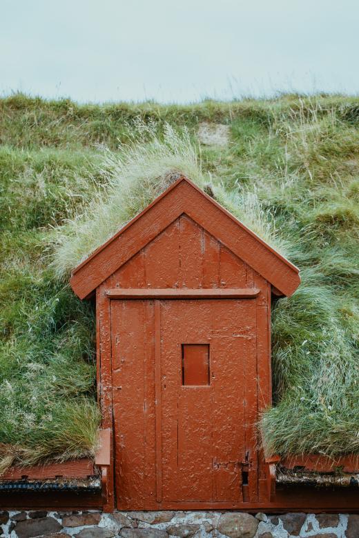 Free stock image of Red house and green grass roof created by marru