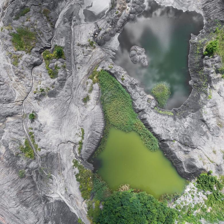 Free stock image of Destroyed Land - View from Above created by Curioso Photography