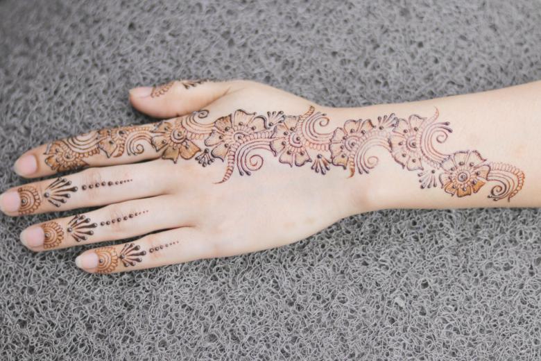 Free stock image of Easy Simple Mehndi Design for Hand created by Mehndi Training Center