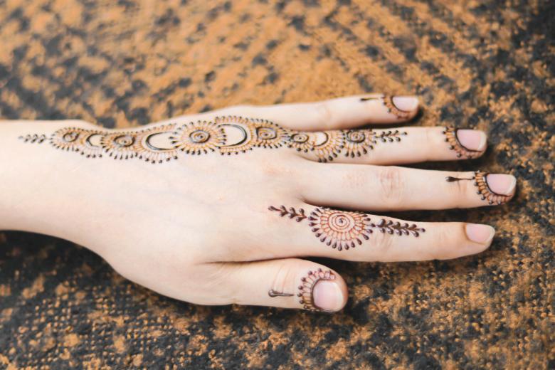 Free stock image of Beautiful Henna Design on Indian Bride created by Mehndi Training Center