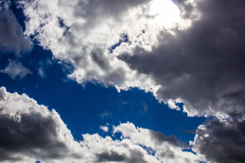 Free stock image of Sun Behind a Cloudy Sky created by Alen
