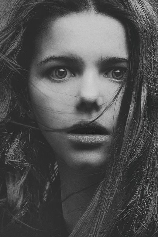 Free stock image of Girl Afraid - Monochrome Portrait created by Alexander Krivitskiy