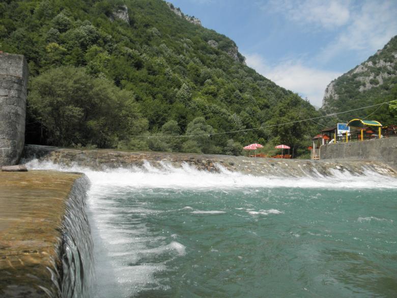 Free stock image of Beautiful waterfall near mountain created by vigan bala