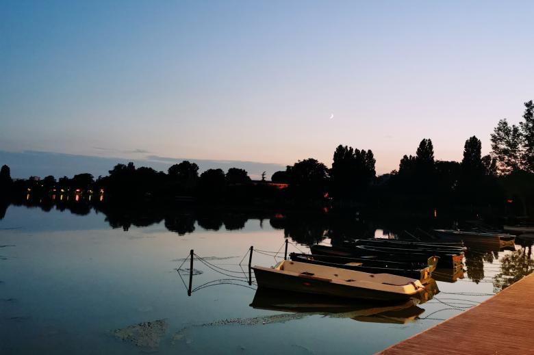 Free stock image of Boats and Lake at Sunset created by hassan