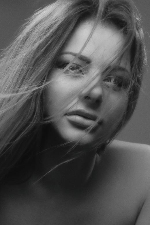 Free stock image of Beautiful Model Portrait in Monochrome created by Alexander Krivitskiy