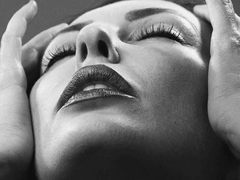 Free stock image of Expressive - Female Portrait - Closeup - Monochrome created by Alexander Krivitskiy