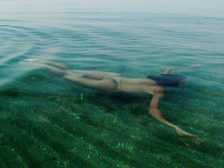 Free stock image of Woman swimming created by Alexander Krivitskiy