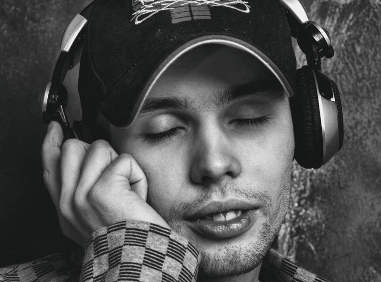 Free stock image of Man with headphones created by Alexander Krivitskiy