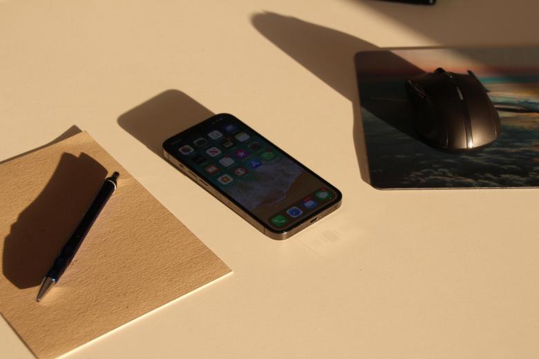 Free stock image of iPhone 13 pro frame desk shadow created by Jonny Bernschz