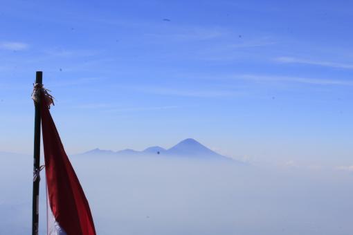 bendera merah putih gunung - Free Stock Photo