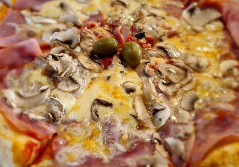 Free stock image of Pizza closeup created by Alen