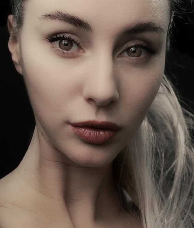Free stock image of Beauty portrait created by Alexander Krivitskiy