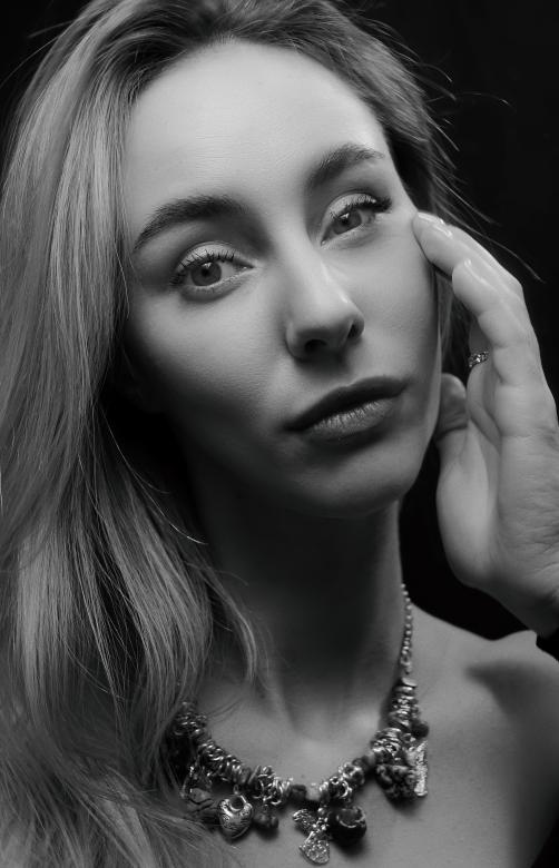 Free stock image of Beauty portrait created by Alexander Krivitskiy