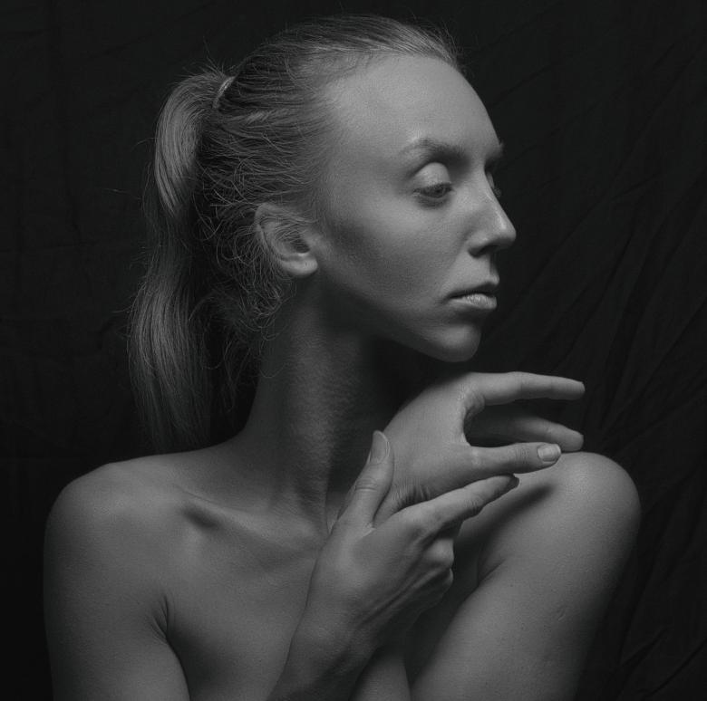 Free stock image of Female profile created by Alexander Krivitskiy