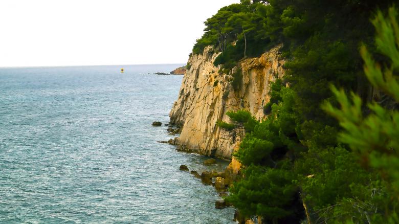 Free stock image of Cliffs near water created by Dreamlandscape