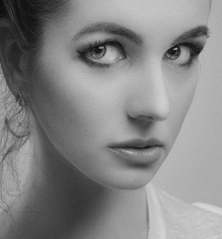 Free stock image of Beauty portrait created by Alexander Krivitskiy