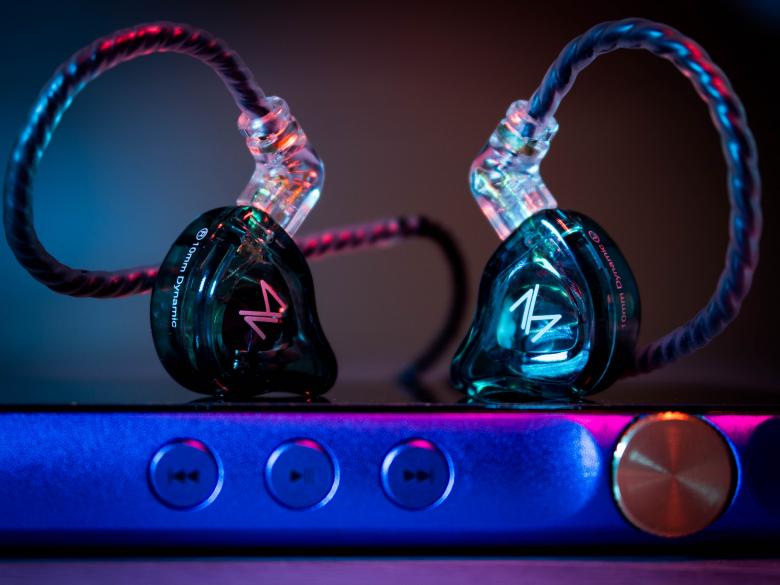 Free stock image of Earbuds created by Amir Balam