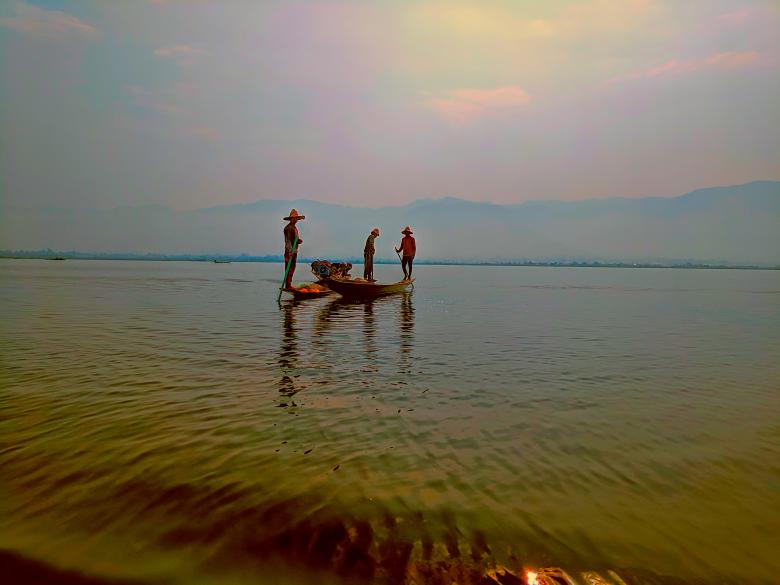 Free stock image of Fishermen on Inle Lake created by Oleg  Ы