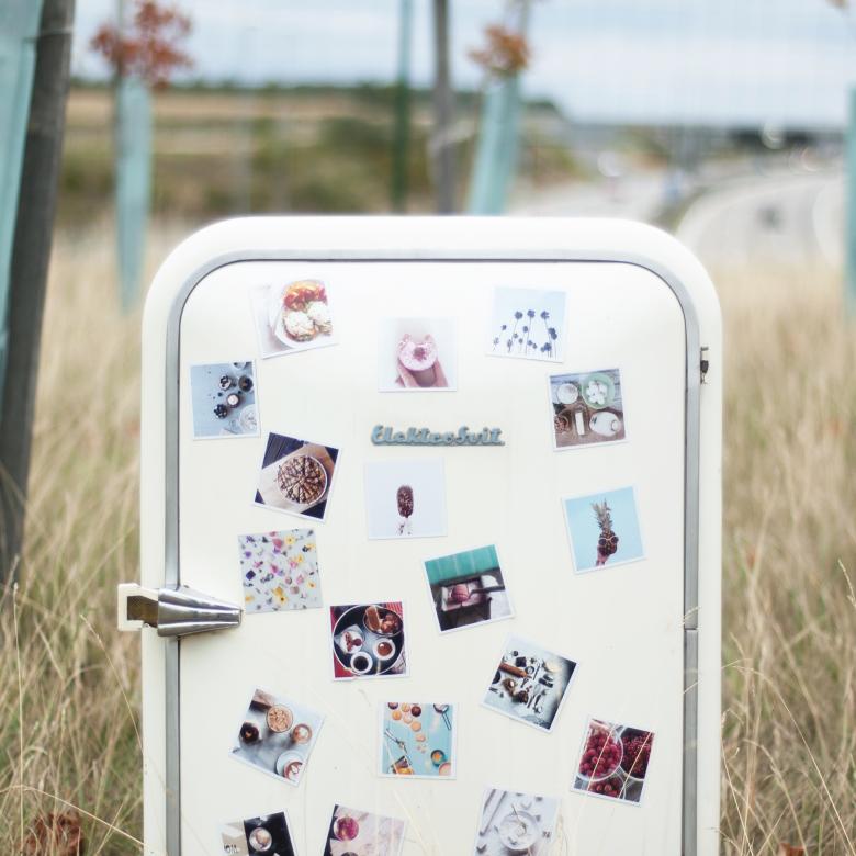 Free stock image of Photo magnets on a fridge created by Vyvolej to