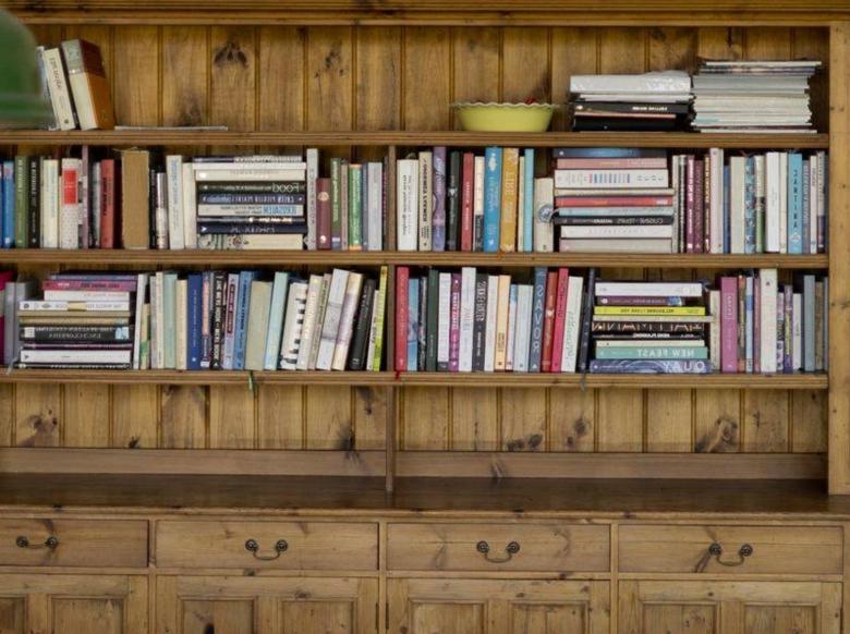 Free stock image of Bookshelf created by Venture Smarter