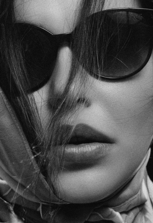 Free stock image of Woman with sunglasses created by Alexander Krivitskiy