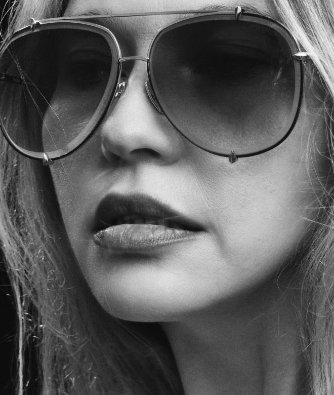 Free stock image of Woman with sunglasses created by Alexander Krivitskiy