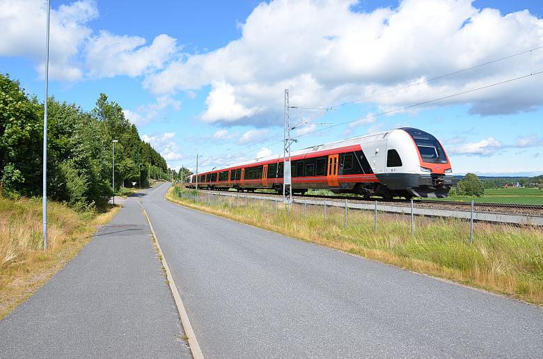 Free stock image of A fast train is passing by in a great landscape  created by Erik Schellingerhout