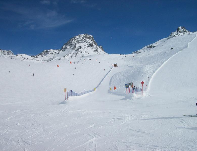Free stock image of A white landscape in Austria, with a slope created by Erik Schellingerhout