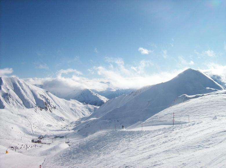 Free stock image of Wind in the Alps, high clouds created by Erik Schellingerhout