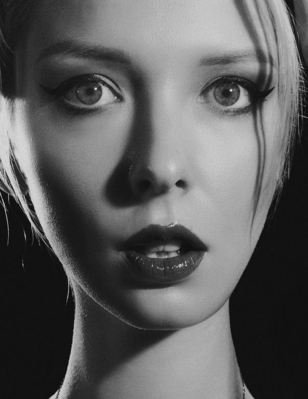 Free stock image of Shocked woman created by Alexander Krivitskiy