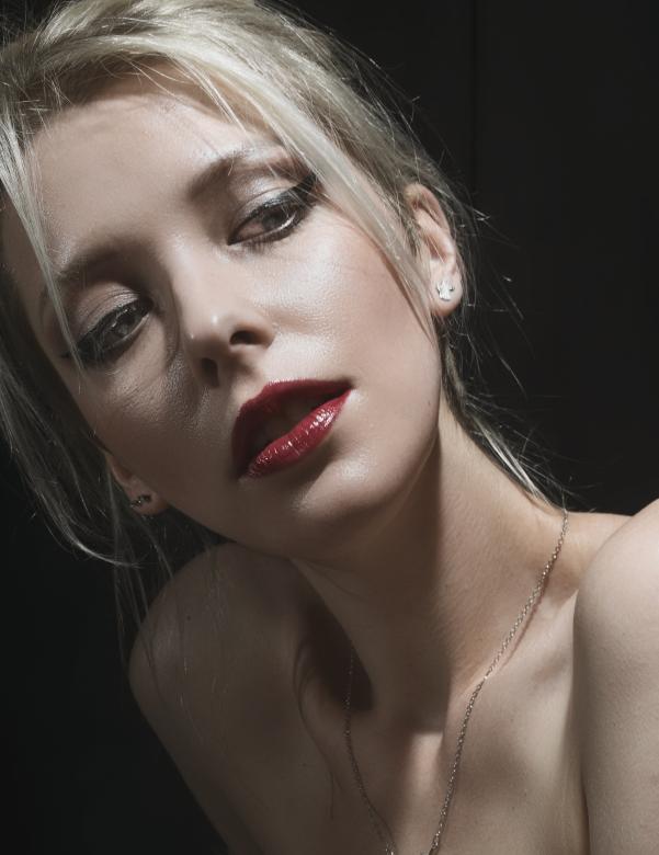 Free stock image of Glamour portrait created by Alexander Krivitskiy