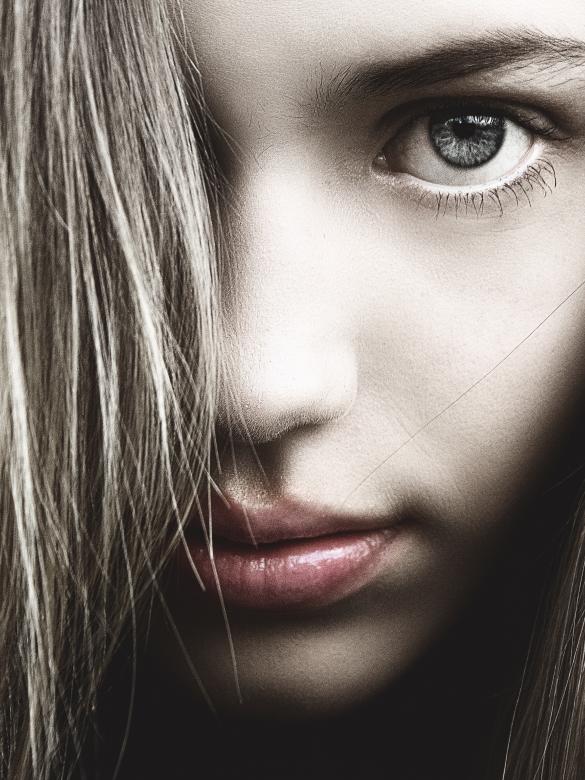 Free stock image of Beauty portrait created by Alexander Krivitskiy