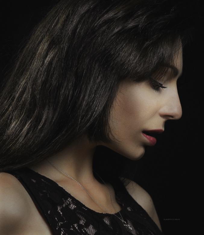 Free stock image of Female profile created by Alexander Krivitskiy