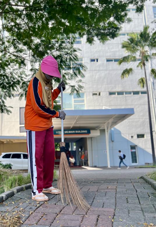Free stock image of Person sweeping sidewalk created by Jazzylin Feilicia