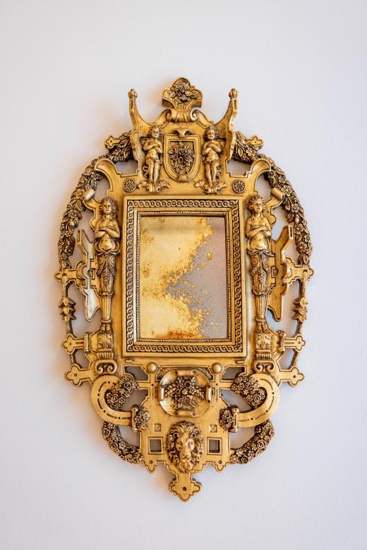 Free stock image of Old mirror wall created by Matt Bango
