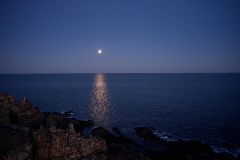Free stock image of Moon over ocean created by JJ Sky