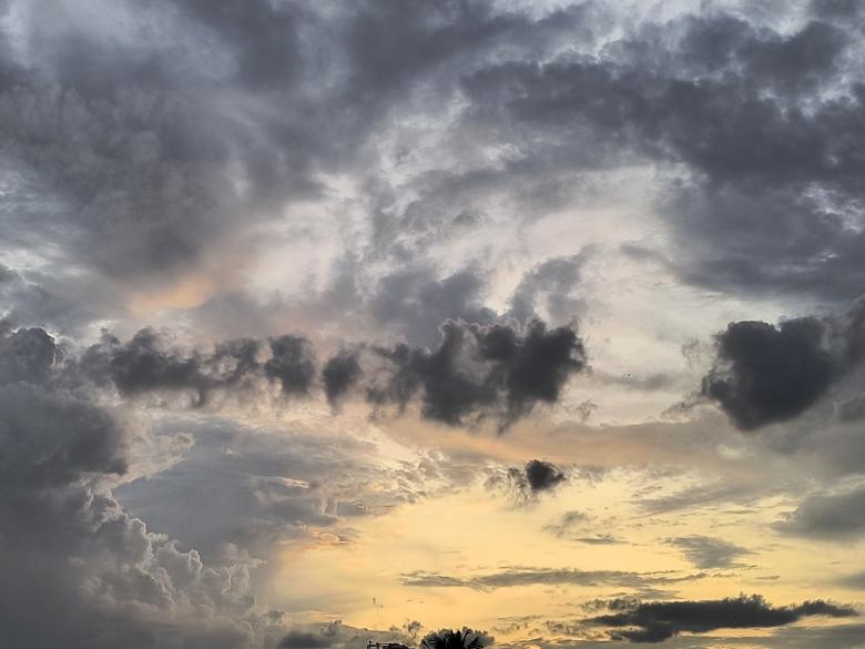 Free stock image of Sunset Sky created by Rizwana Khan