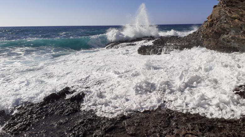 Free stock image of Dynamic Coastal Clash created by BENSLIMANE MOHAMMED